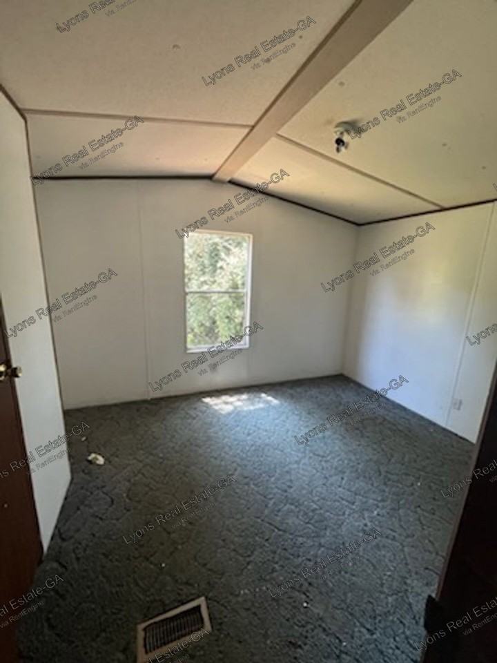 1632 Pine Top Trl - Photo 2 of 10