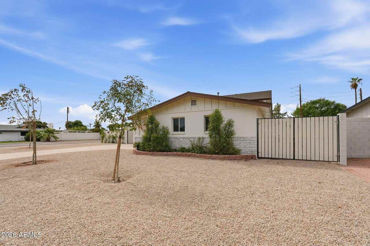 8355 E Stella Ln - Photo 3 of 46