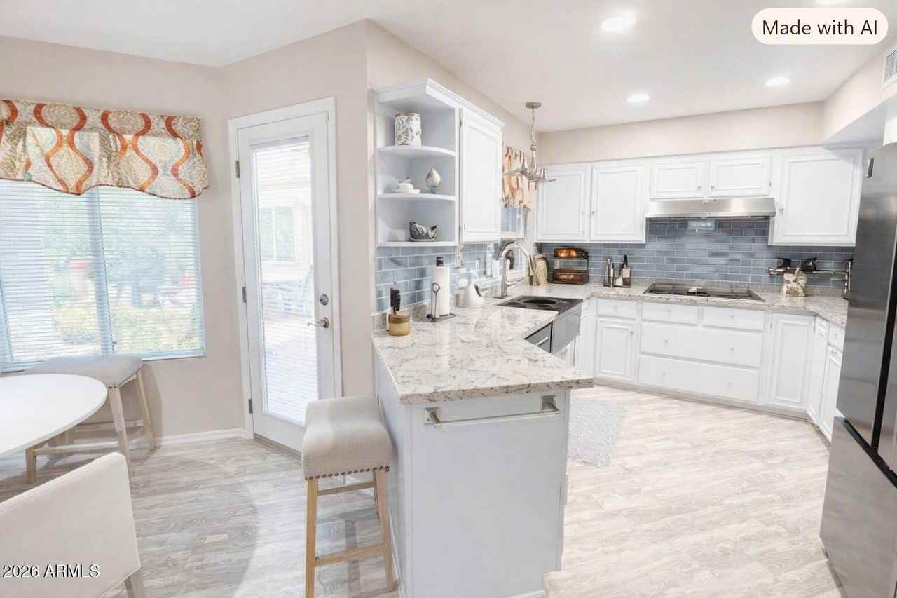 15018 W Huron Dr - Photo 2 of 25