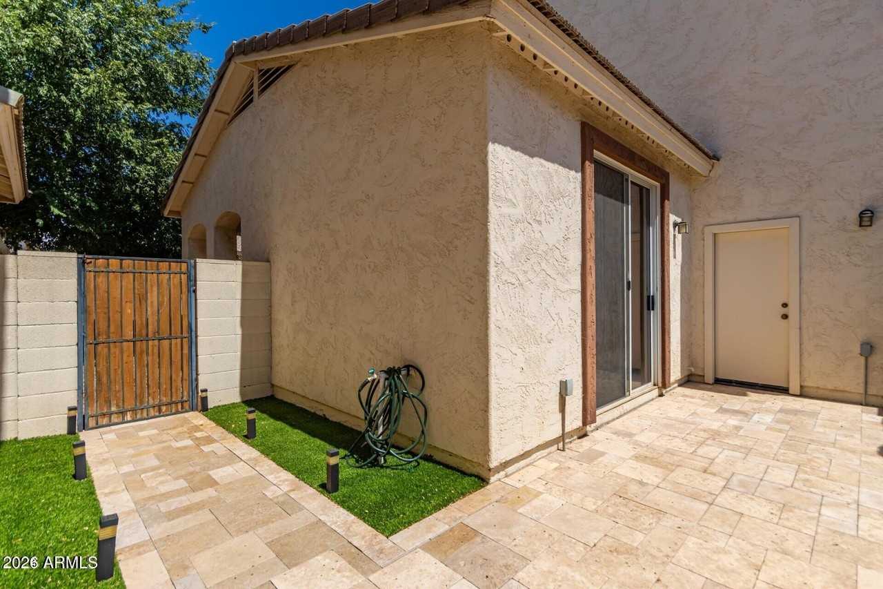 4334 E Carla Vista Dr - Photo 3 of 50