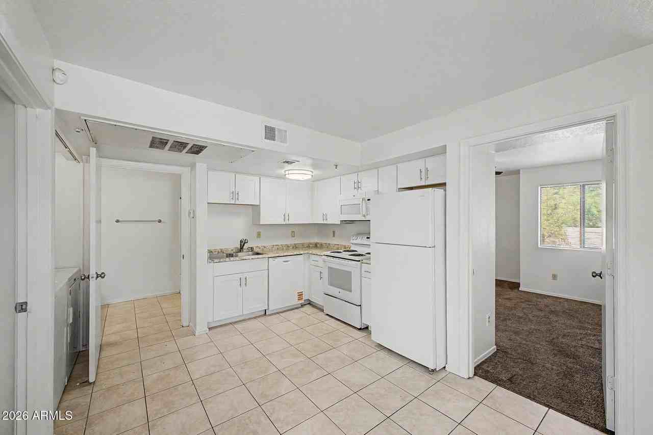 16033 N 25th St #102 - Photo 7 of 29