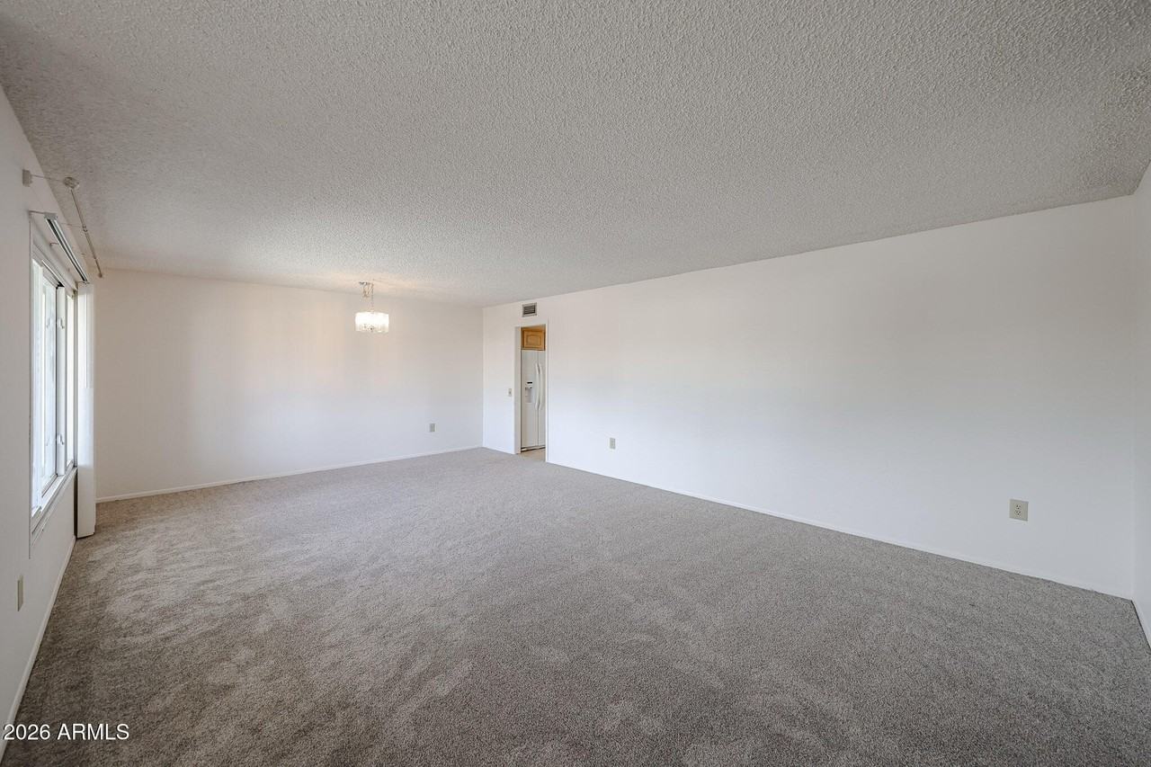 19610 N Lake Forest Dr - Photo 3 of 21