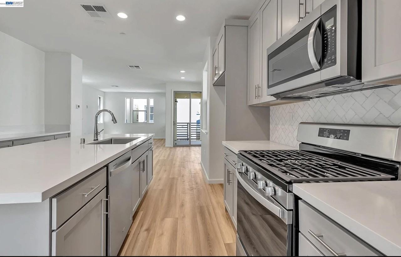 2829 Saltpond Cmn - Photo 5 of 20