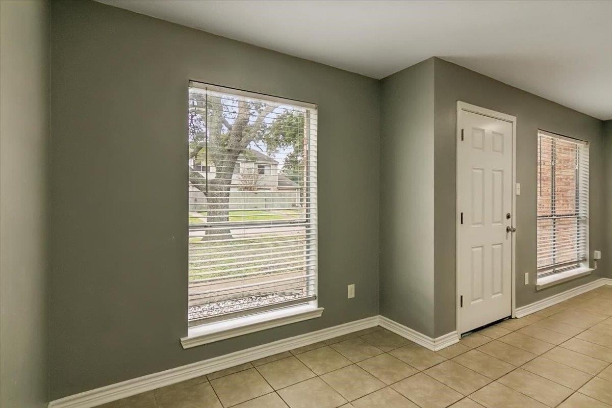 8540 Glen Meadow Ln - Photo 2 of 21