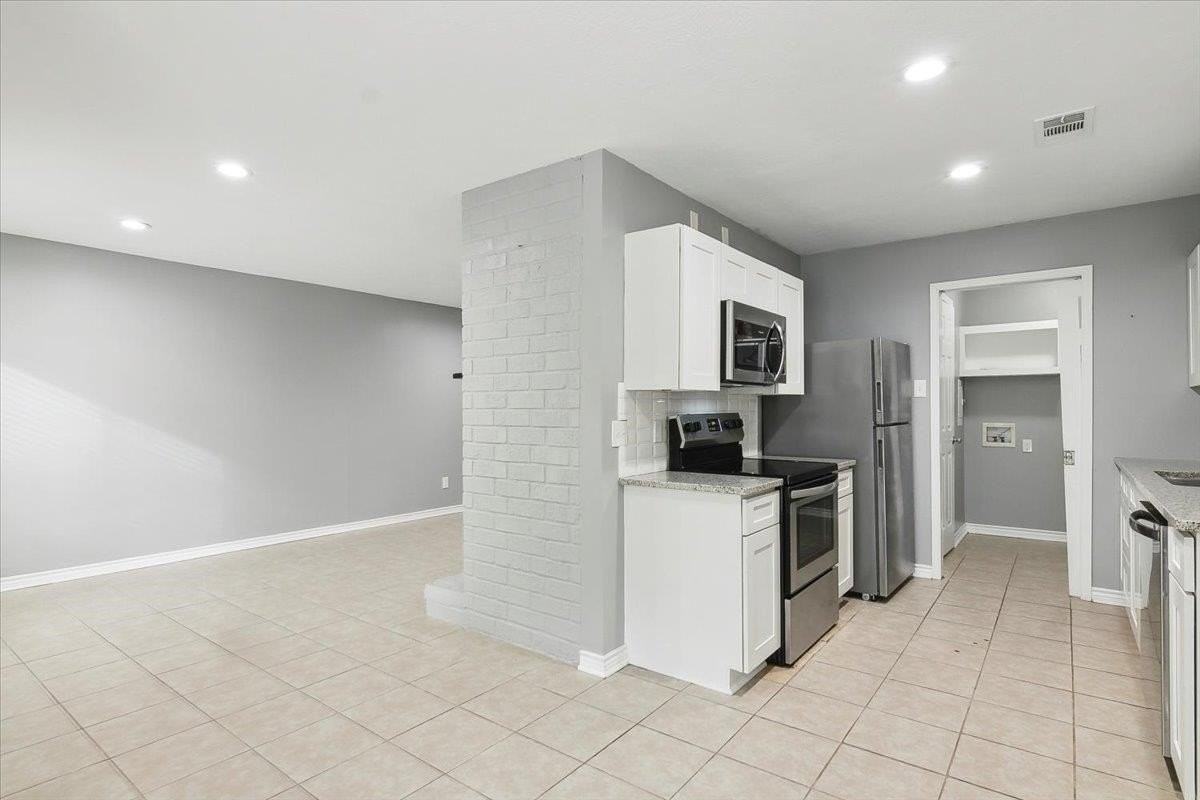 8540 Glen Meadow Ln - Photo 3 of 21