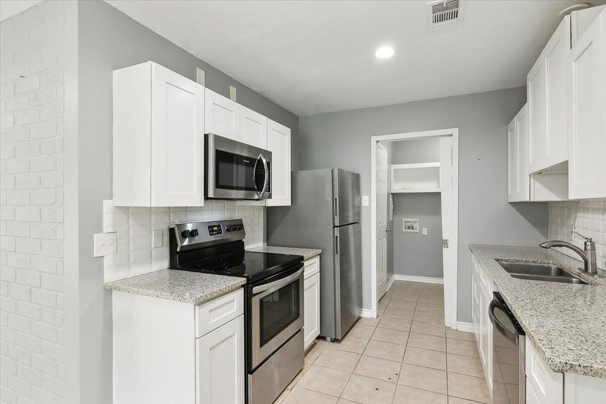 8540 Glen Meadow Ln - Photo 4 of 21