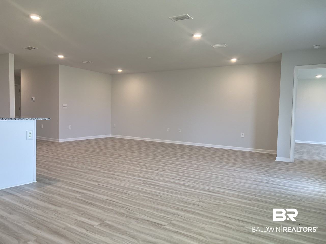 7051 Camp St - Photo 2 of 25