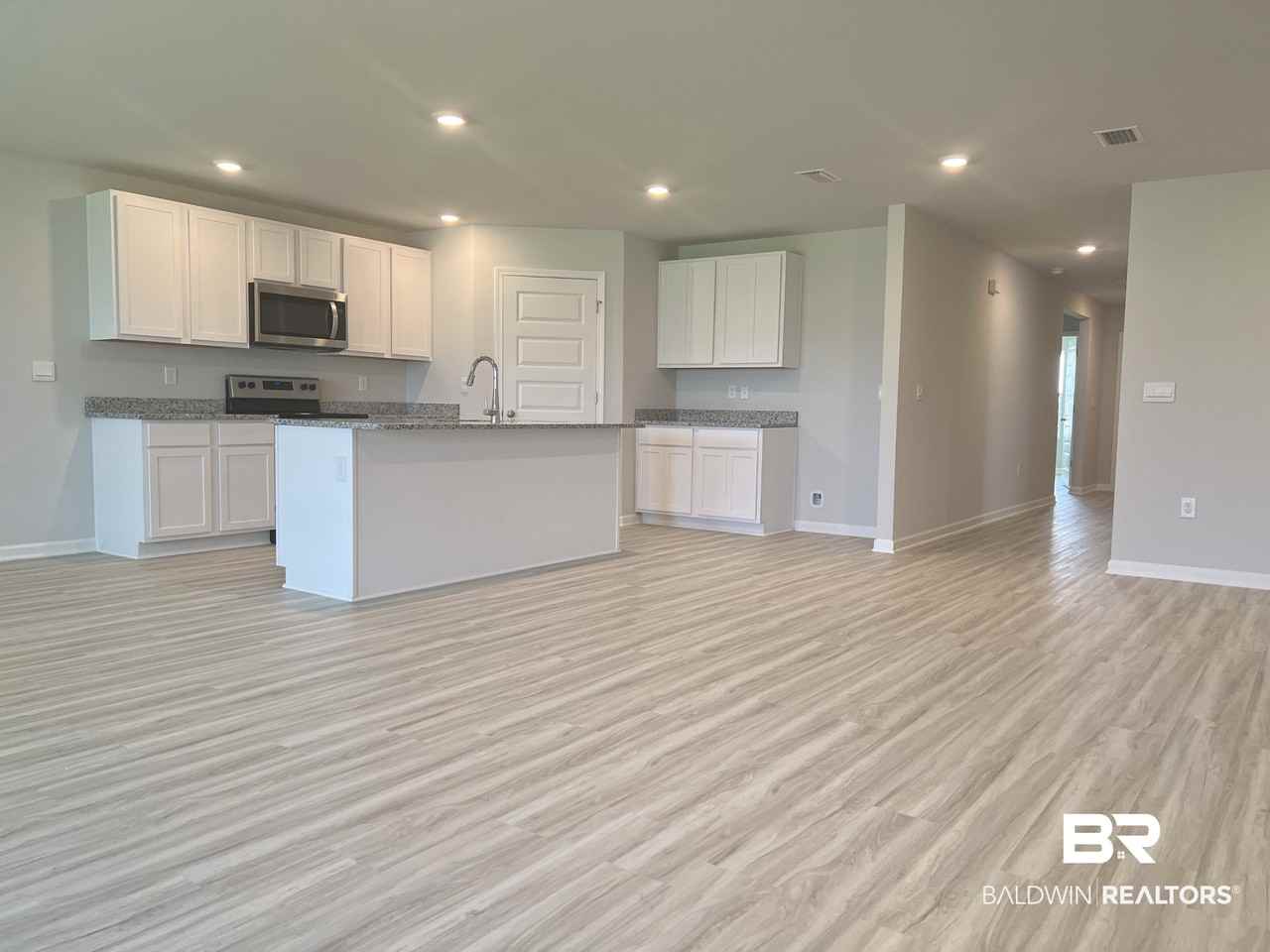 7051 Camp St - Photo 3 of 25
