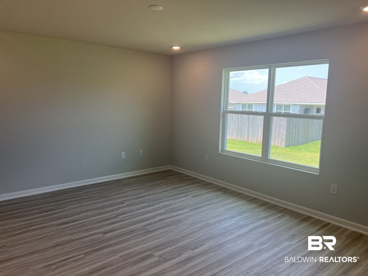 7051 Camp St - Photo 5 of 25