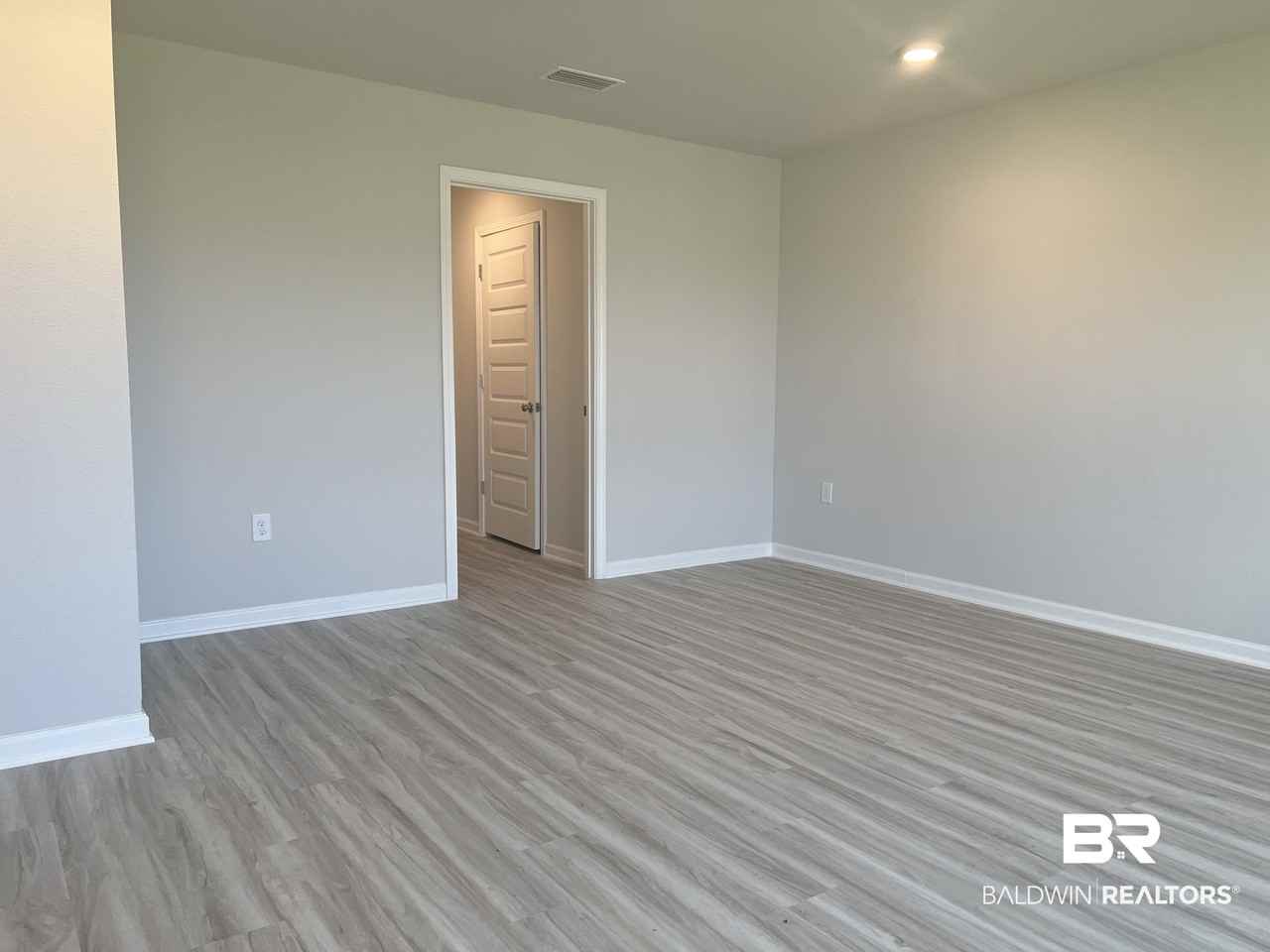 7051 Camp St - Photo 6 of 25