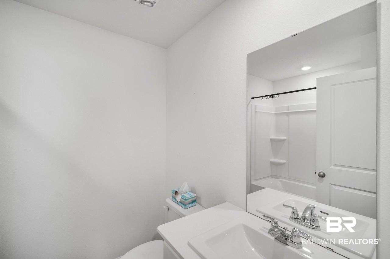 16933 Valencia Way - Photo 4 of 33