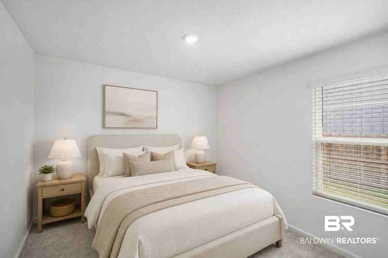 16933 Valencia Way - Photo 5 of 33