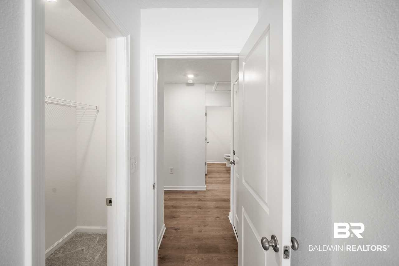 16933 Valencia Way - Photo 7 of 33