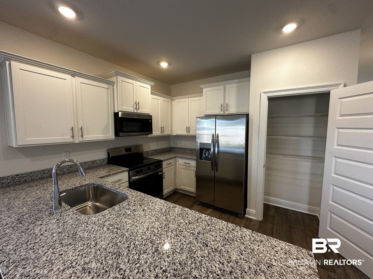 19135 Pagoda Ln - Photo 4 of 24