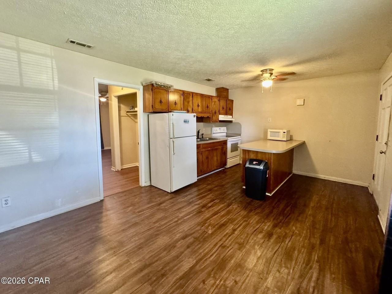 1711 Kentucky Ave - Photo 3 of 9