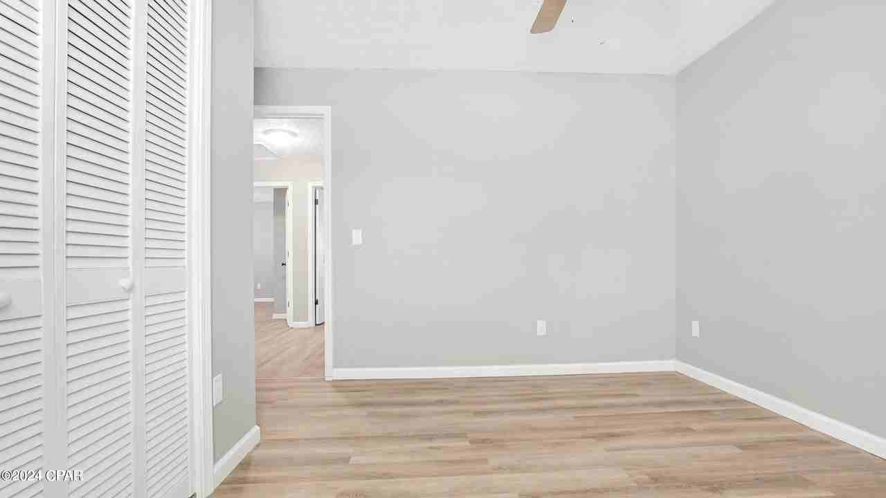 1026 Spring Ave - Photo 5 of 11