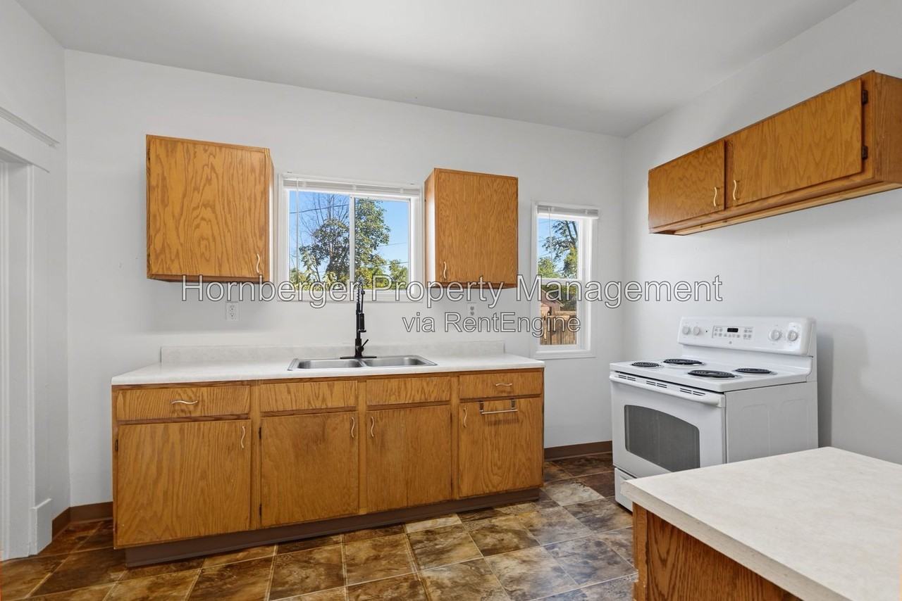 1718 N Post St - Photo 2 of 21