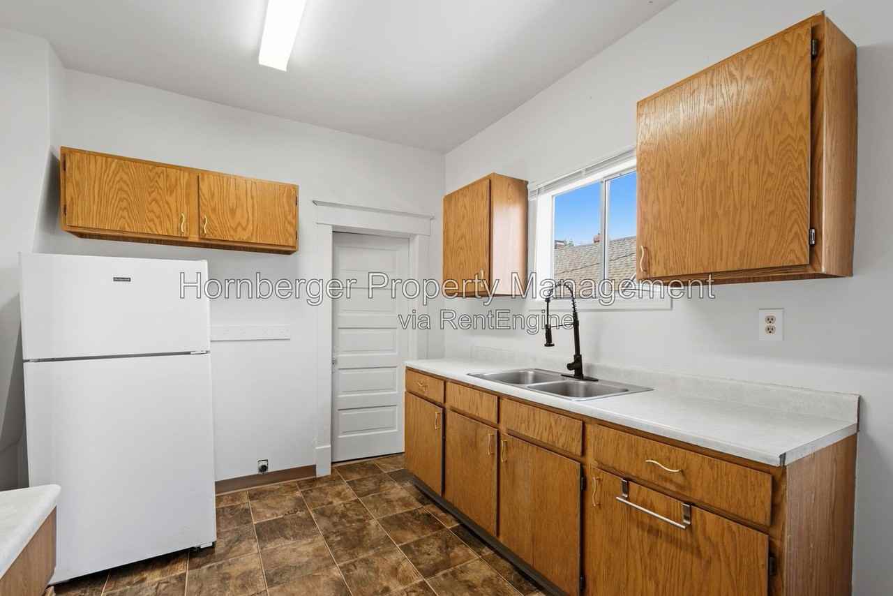 1718 N Post St - Photo 3 of 21