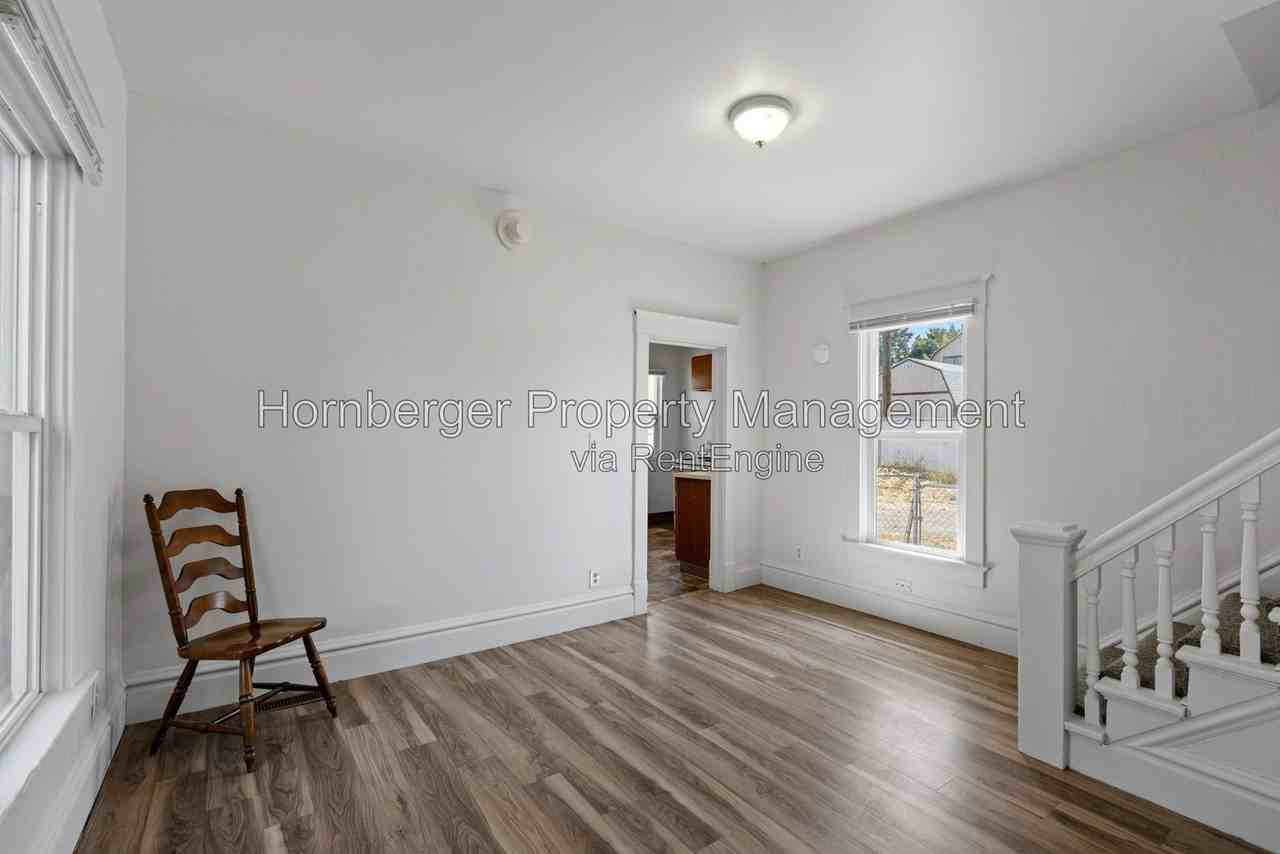 1718 N Post St - Photo 6 of 21