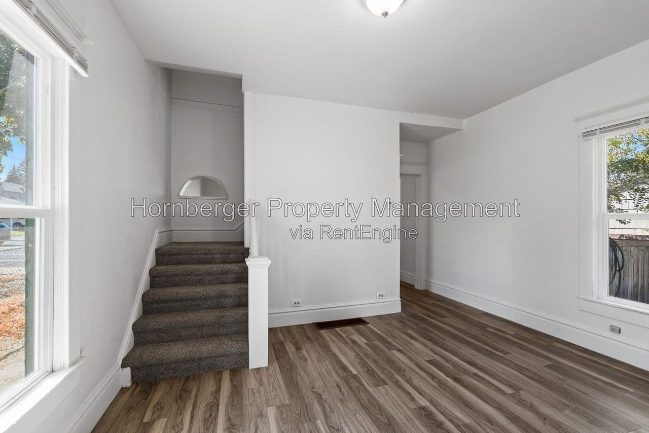 1718 N Post St - Photo 7 of 21