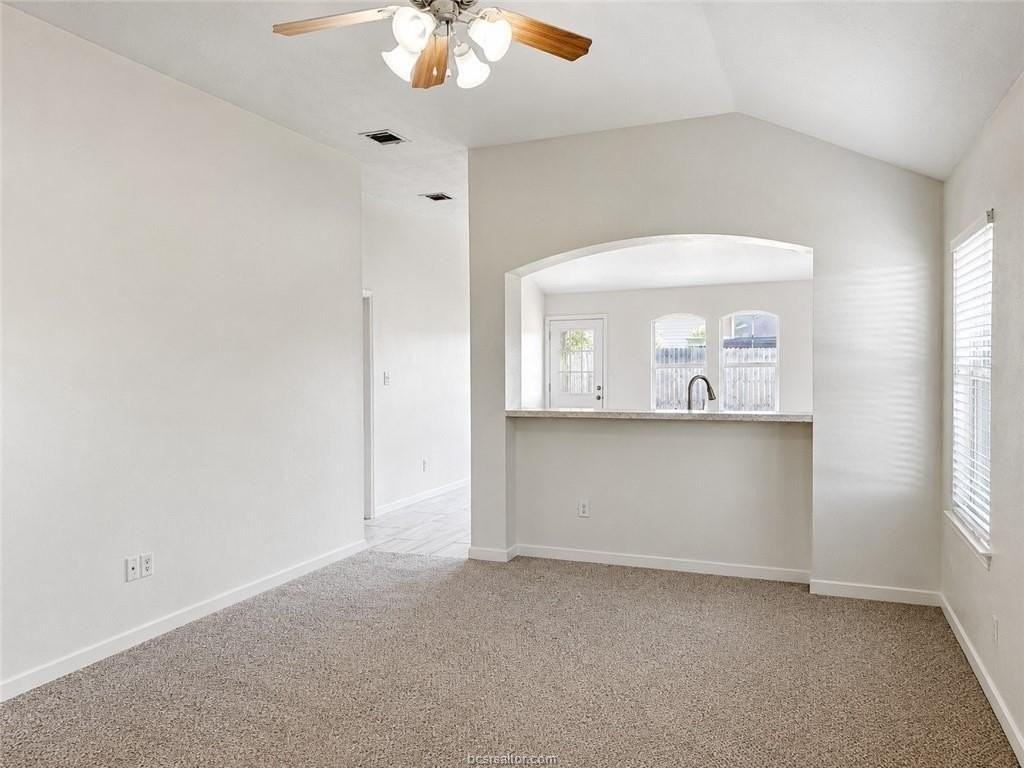 1711 Dixon Ln - Photo 2 of 24