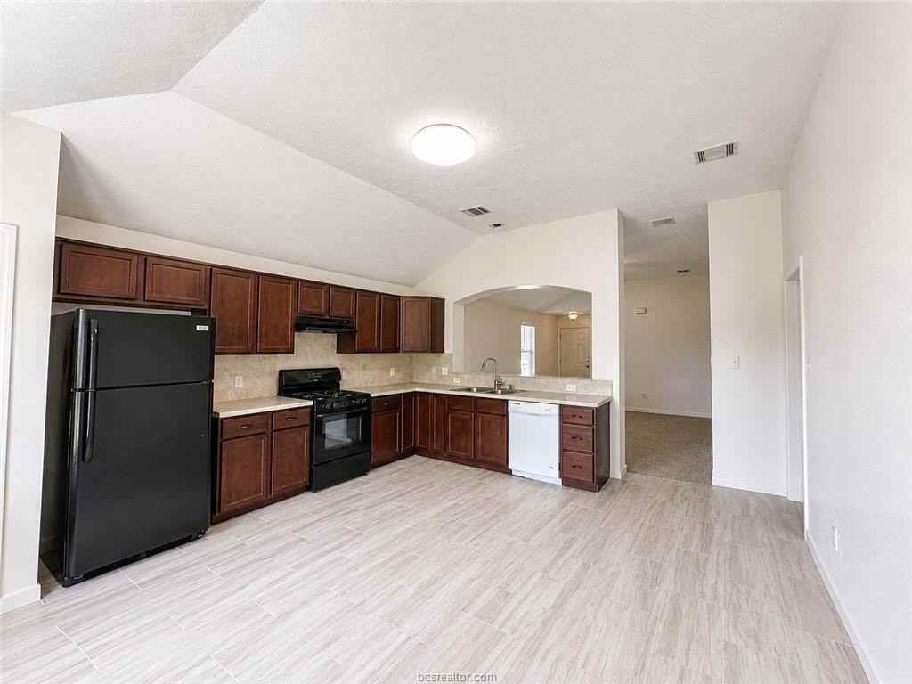 1711 Dixon Ln - Photo 6 of 24