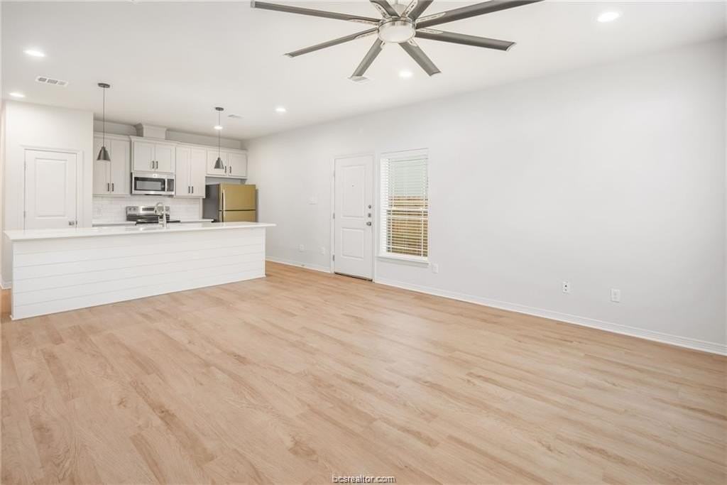 260 Richards St - Photo 3 of 19