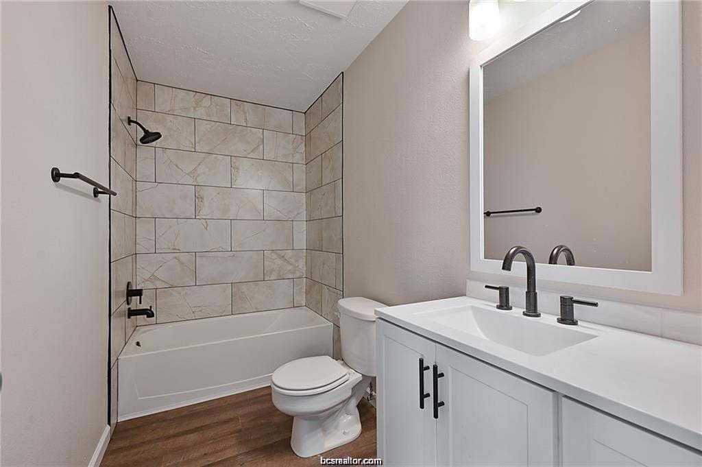 403 Manuel Dr #D - Photo 6 of 12