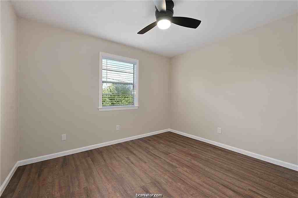403 Manuel Dr #D - Photo 7 of 12