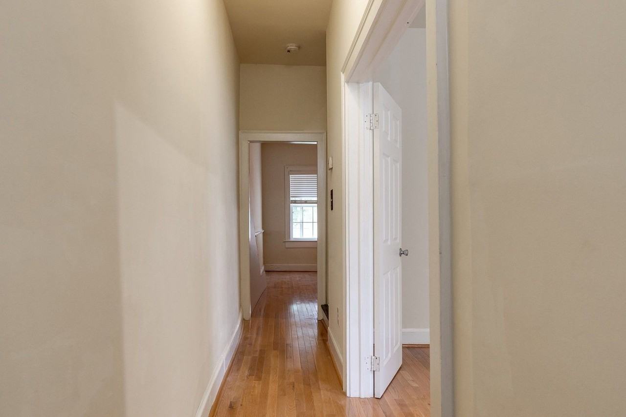 7 W Leigh St - Photo 3 of 23