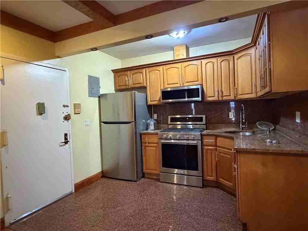 400 Lefferts Ave #2 - Photo 2 of 12