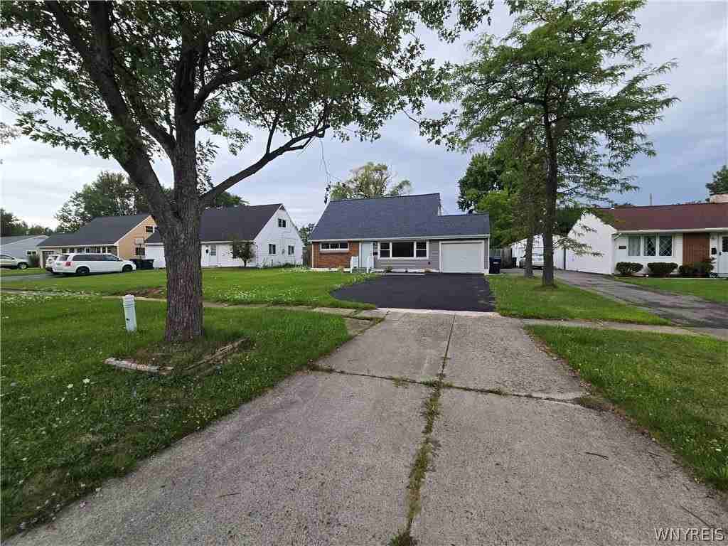 1889 Broadway - Photo 2 of 24