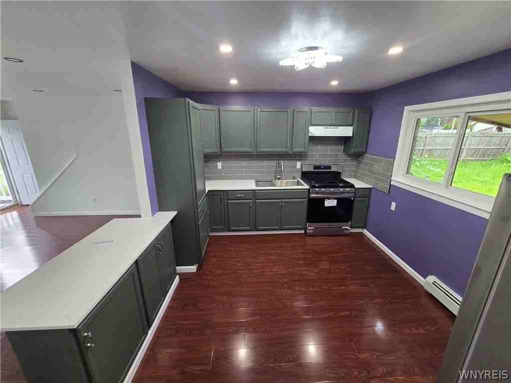 1889 Broadway - Photo 6 of 24
