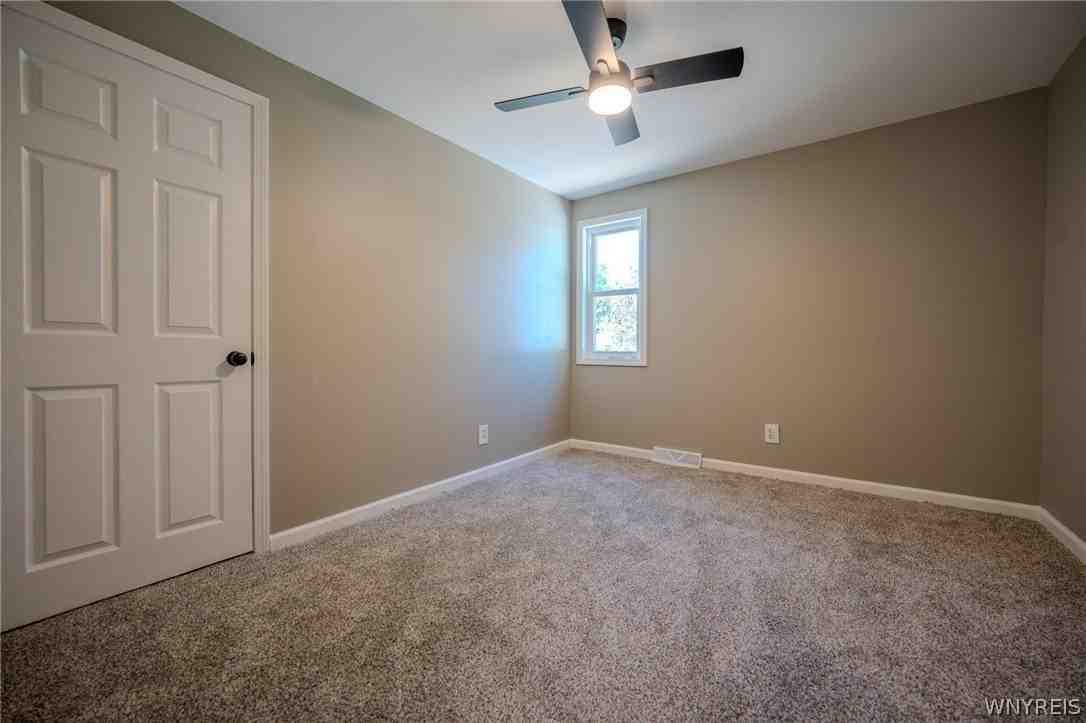 6910 Wellington Dr - Photo 4 of 7