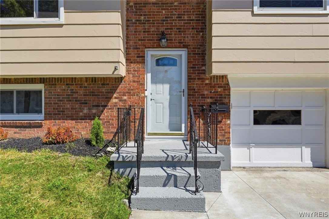 35 Tomcyn Dr - Photo 2 of 40
