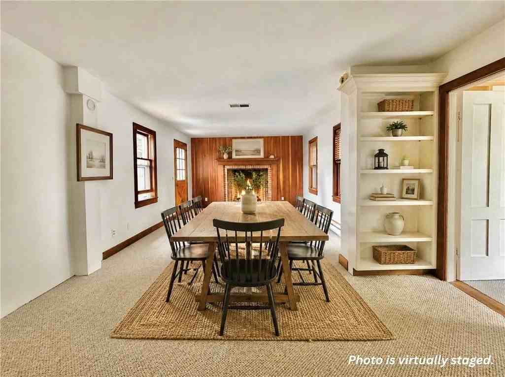 1253 Fairport Rd - Photo 7 of 31