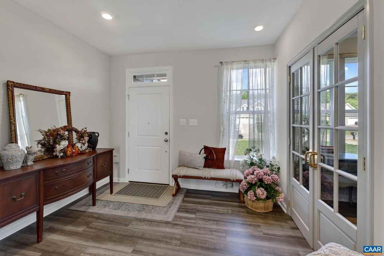 180 Windsor Dr #1 - Photo 6 of 43