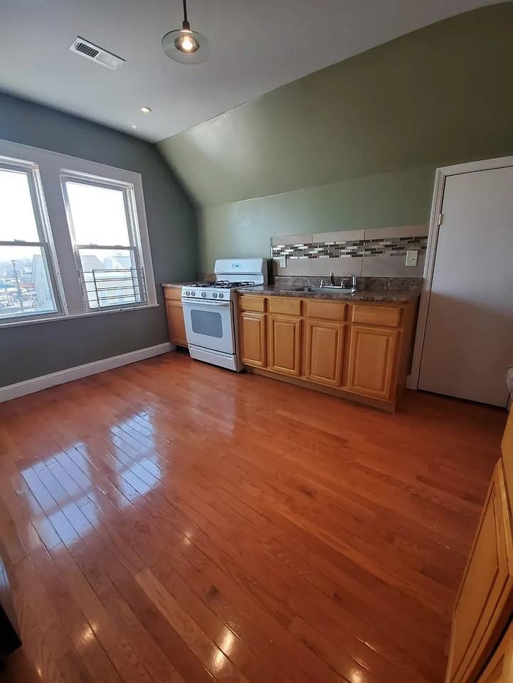 322 Ampere Parkway #3 - Photo 2 of 9