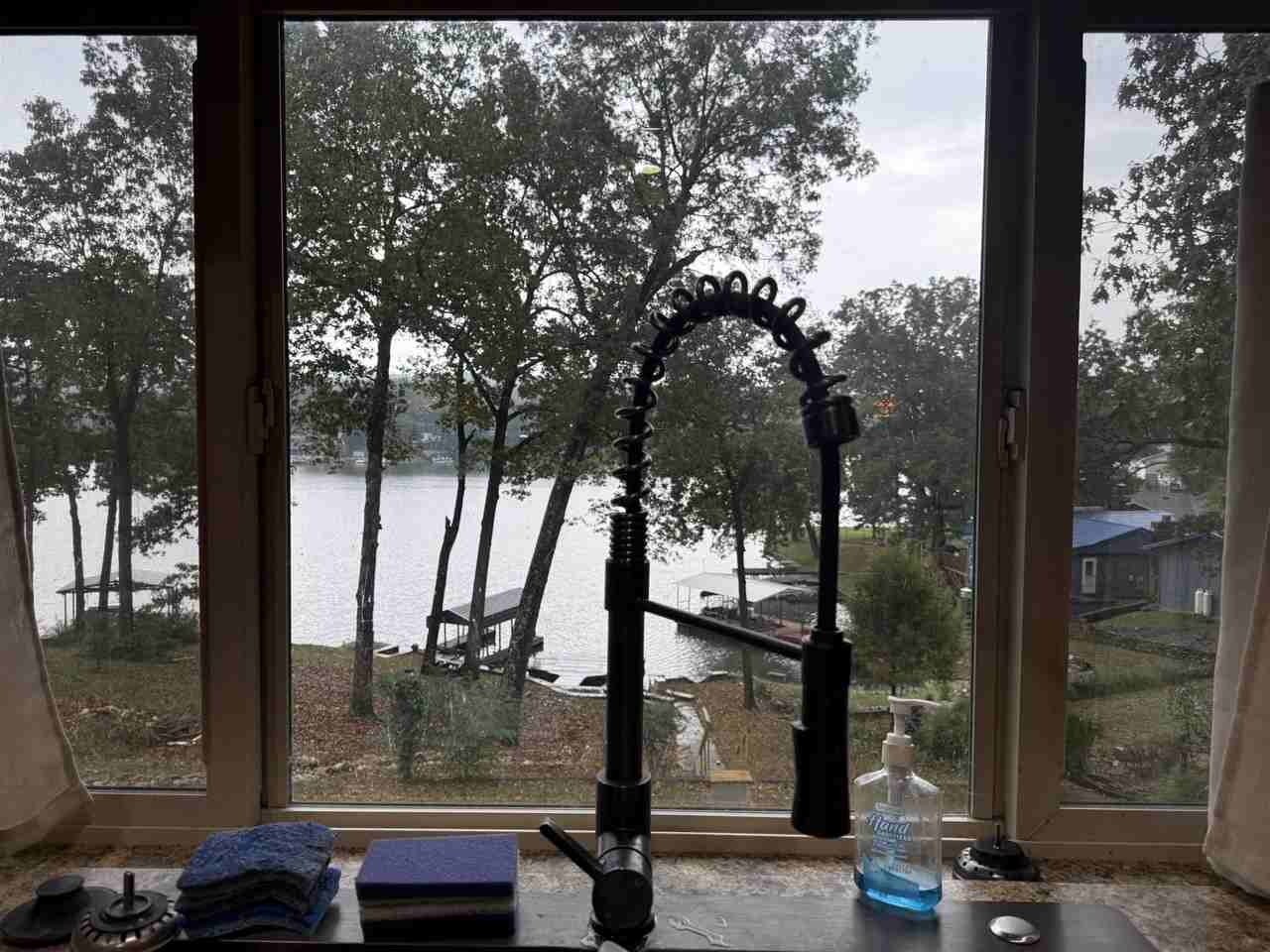 129 W Lakeshore Dr - Photo 6 of 33