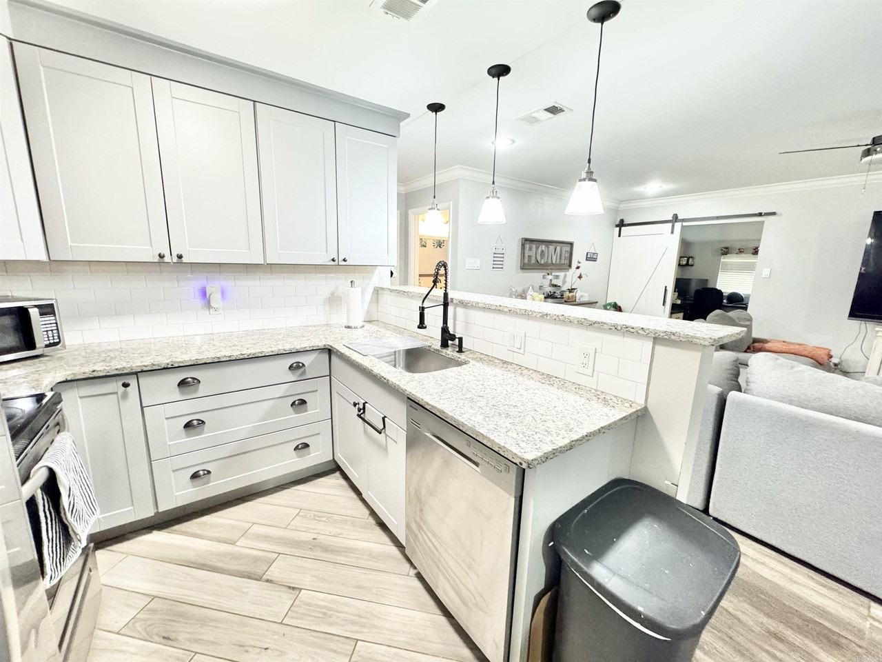 8501 Merriwood Ct - Photo 6 of 28