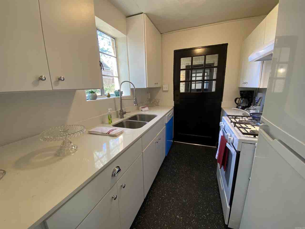 1007 Park Ave - Photo 3 of 21