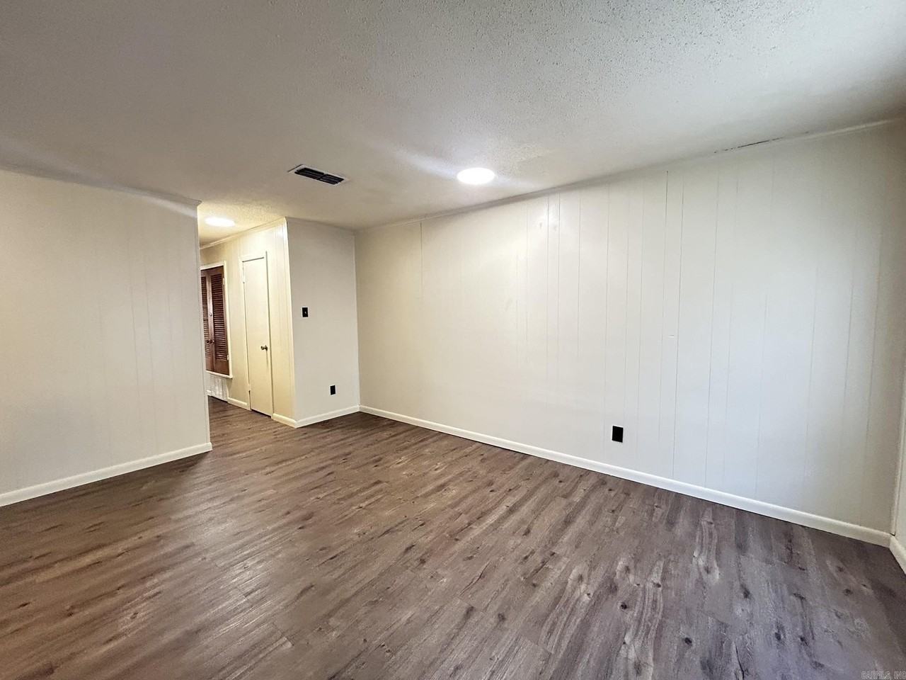3012 S Holly St - Photo 2 of 10