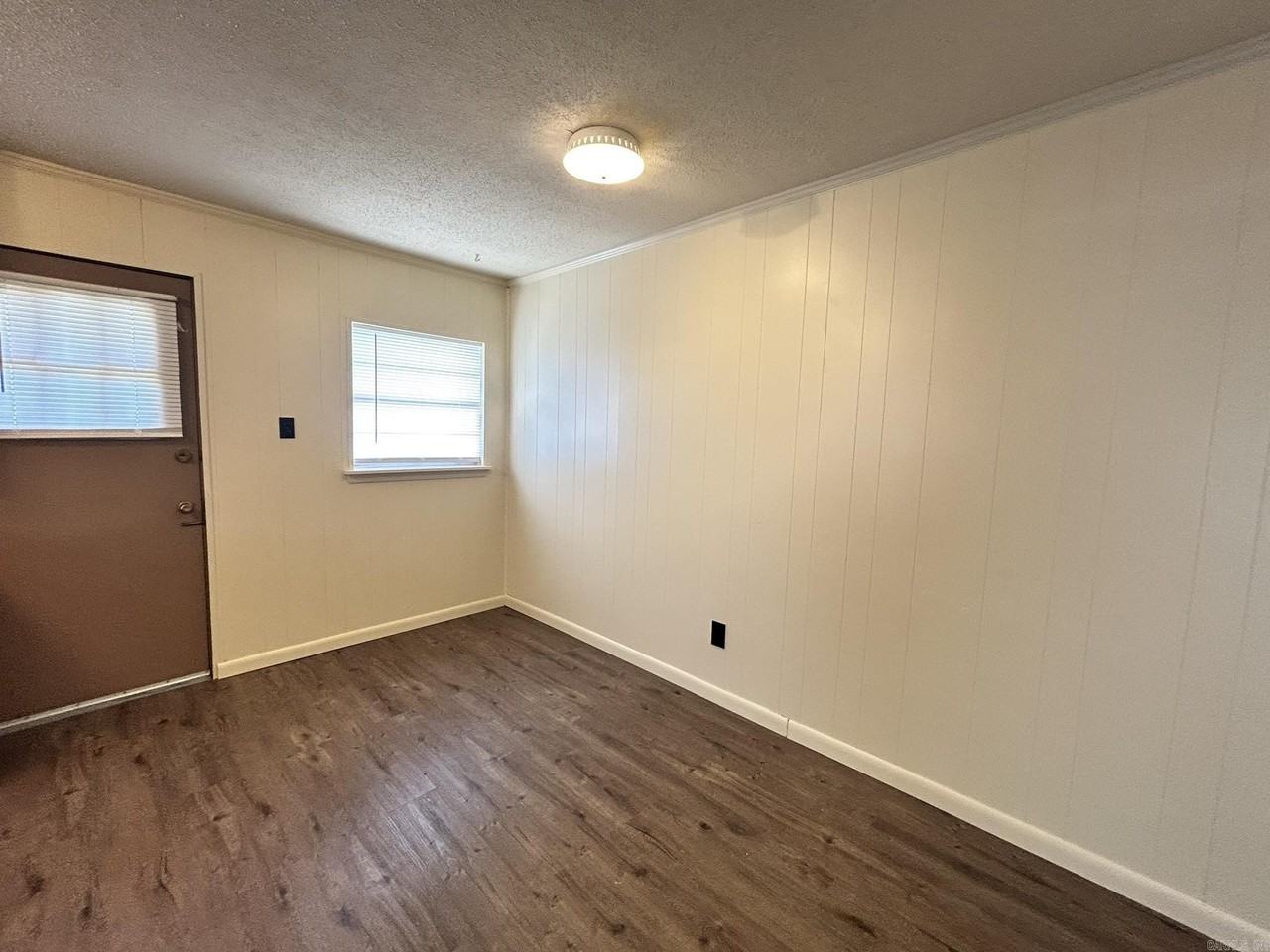 3012 S Holly St - Photo 3 of 10