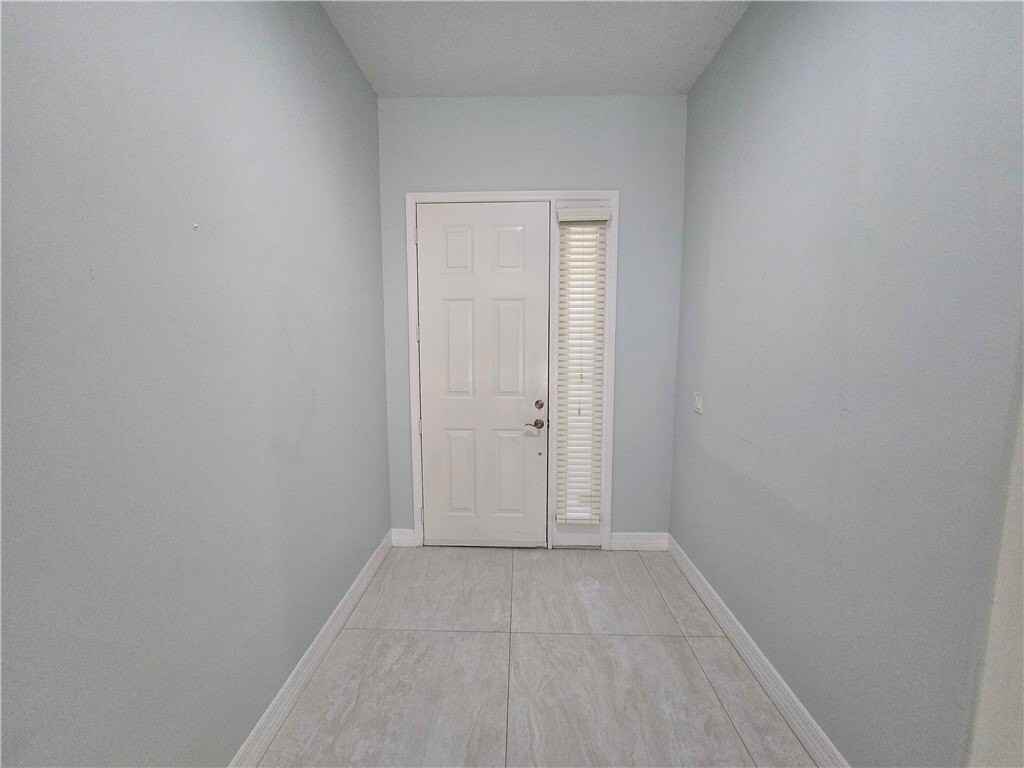 739 S Ocracoke Sq Sw - Photo 2 of 34