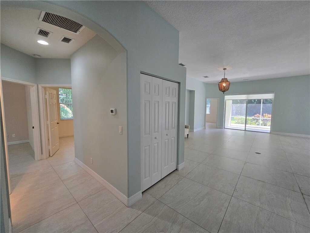 739 S Ocracoke Sq Sw - Photo 4 of 34