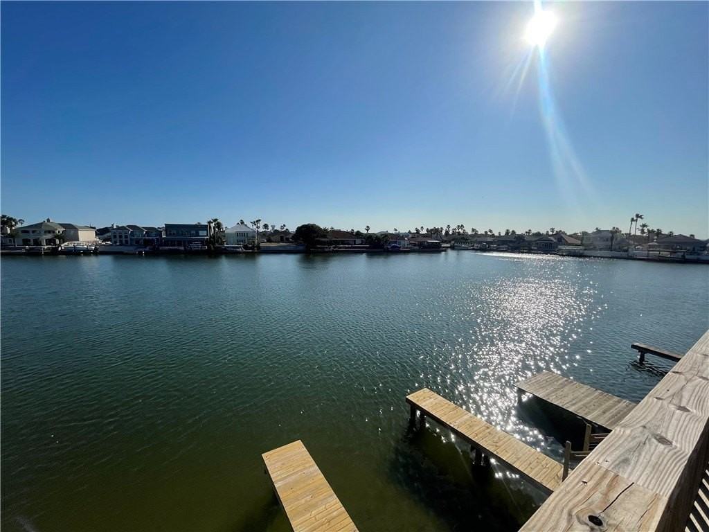 13957 Fortuna Bay Dr #B - Photo 4 of 36
