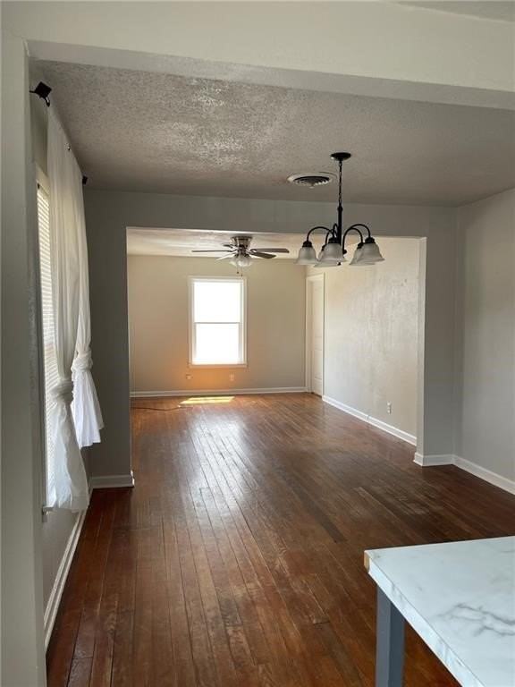 725 E Hoffman Ave - Photo 4 of 11