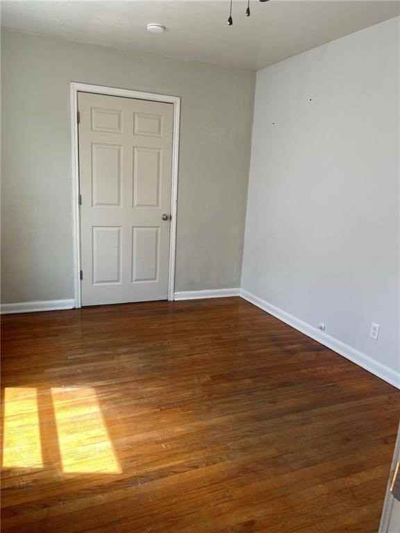 725 E Hoffman Ave - Photo 6 of 11