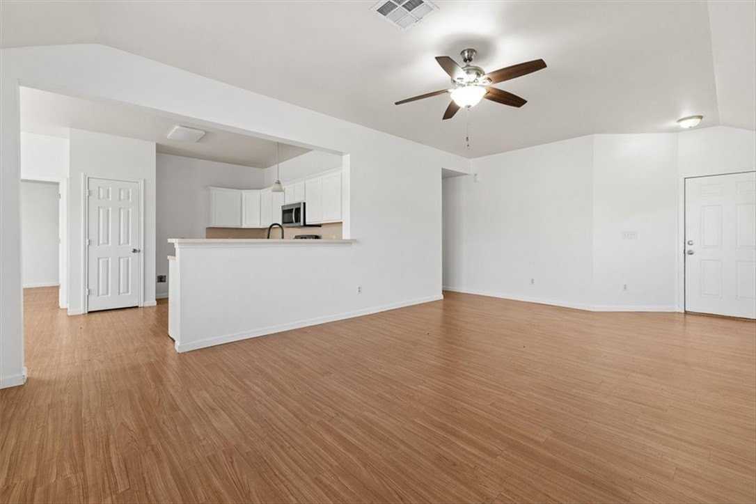 1009 Cupertino St - Photo 6 of 24