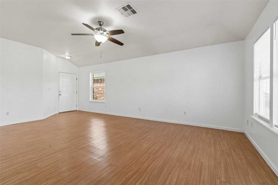 1009 Cupertino St - Photo 7 of 24